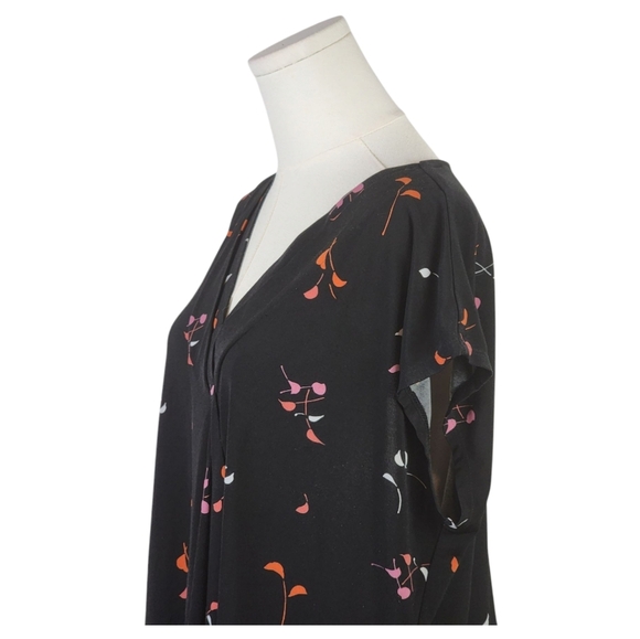 Lane Bryant Surplice Floral Blouse Black Short Sleeve Plus Size 14/16 Stretch - Picture 3 of 8